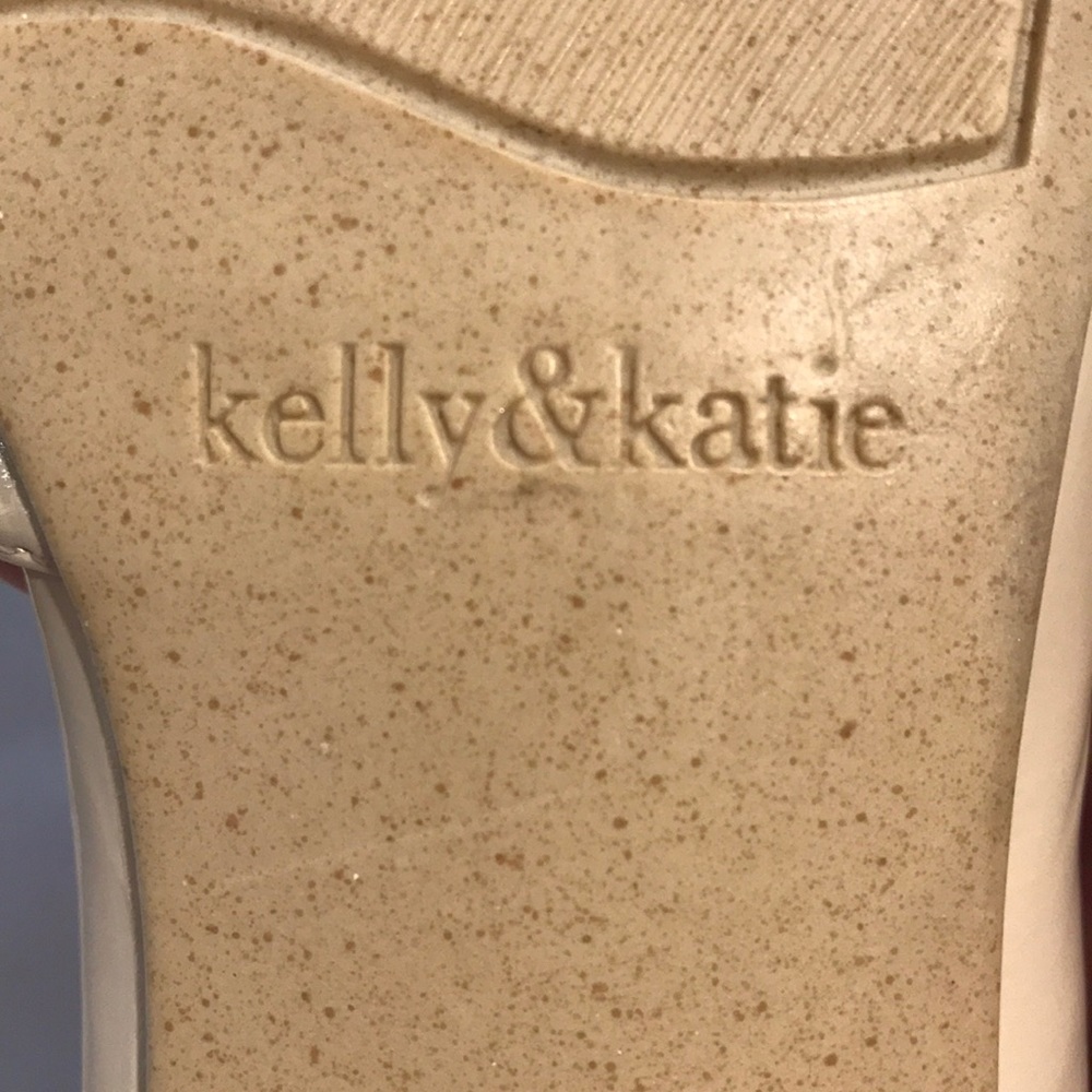 SOLD Kelly & Katie patent leather heels - Picture 10 of 11